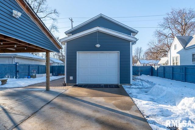 2300 N SHERIDAN Road, Peoria, IL 61604