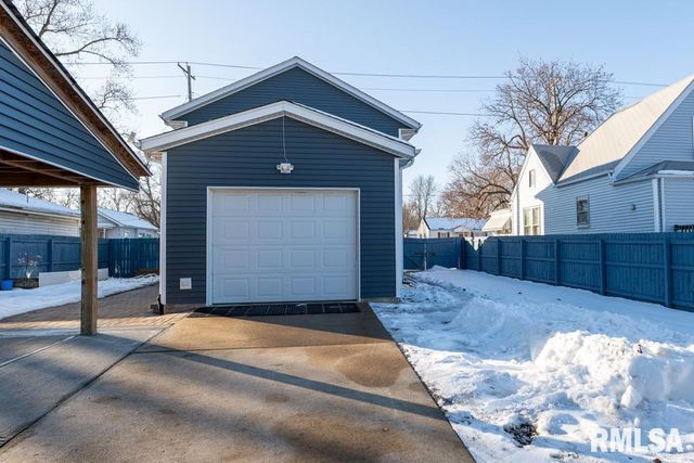 2300 N SHERIDAN Road, Peoria, IL 61604