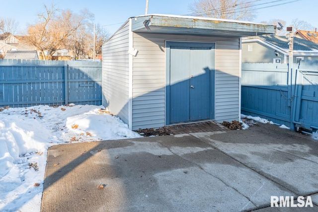 2300 N SHERIDAN Road, Peoria, IL 61604