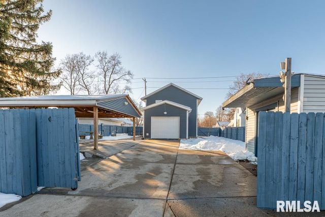 2300 N SHERIDAN Road, Peoria, IL 61604