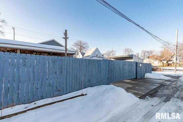 2300 N SHERIDAN Road, Peoria, IL 61604