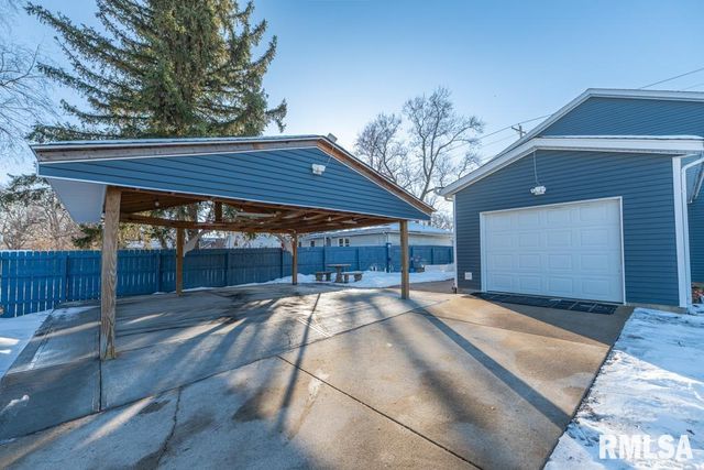 2300 N SHERIDAN Road, Peoria, IL 61604