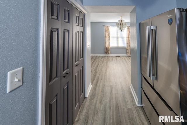 2300 N SHERIDAN Road, Peoria, IL 61604