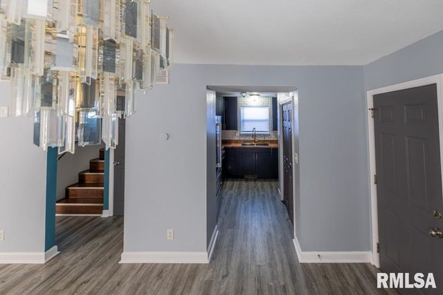 2300 N SHERIDAN Road, Peoria, IL 61604