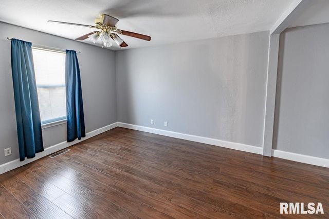 2300 N SHERIDAN Road, Peoria, IL 61604