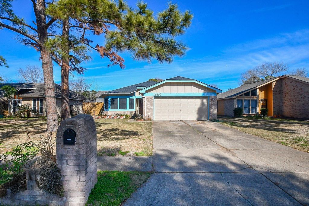 15310 Barbarossa Drive, Houston, TX 77083