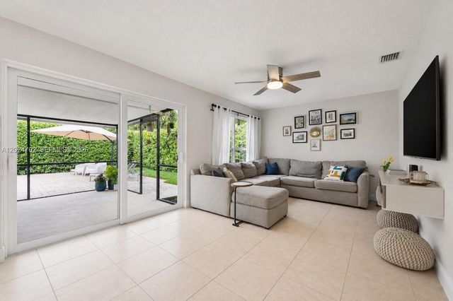 10240 SW 108th St, Miami, FL 33176