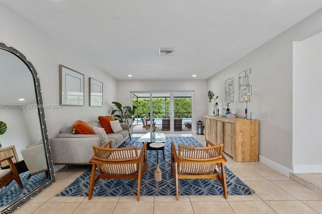 10240 SW 108th St, Miami, FL 33176