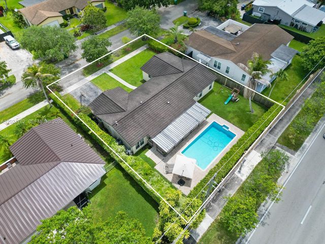 10240 SW 108th St, Miami, FL 33176