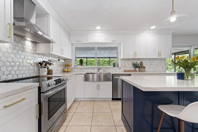 10240 SW 108th St, Miami, FL 33176