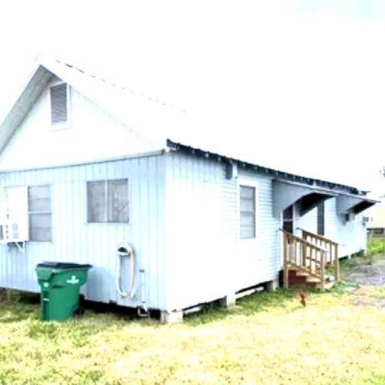 146 Doucet Dr, Golden Meadow, LA 70357