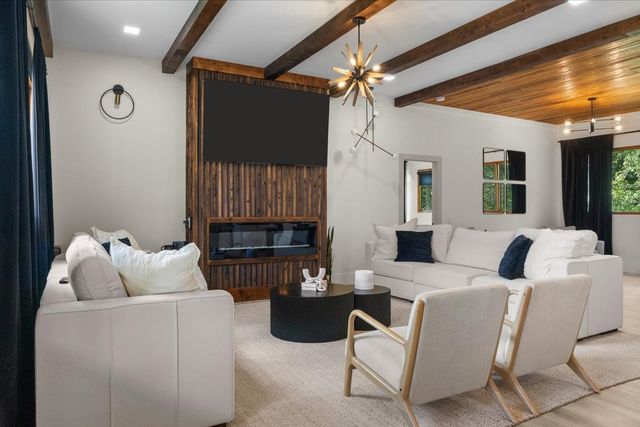 165 Wade Cv, Waverly, TN 37185