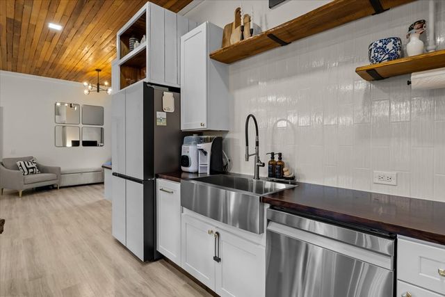 165 Wade Cv, Waverly, TN 37185