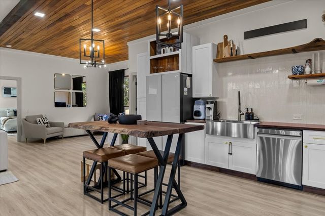 165 Wade Cv, Waverly, TN 37185