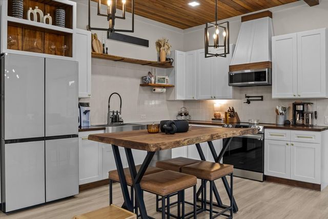 165 Wade Cv, Waverly, TN 37185