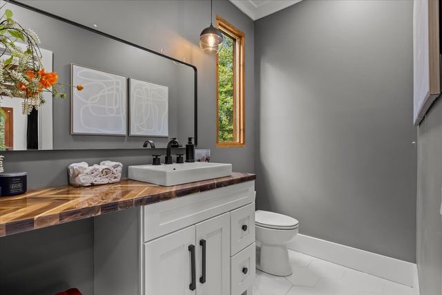 165 Wade Cv, Waverly, TN 37185