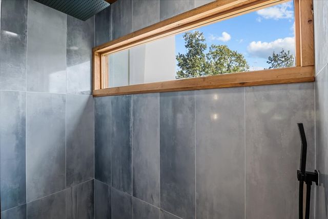 165 Wade Cv, Waverly, TN 37185