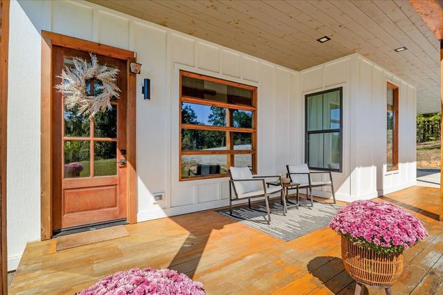 165 Wade Cv, Waverly, TN 37185