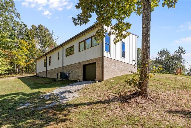 165 Wade Cv, Waverly, TN 37185