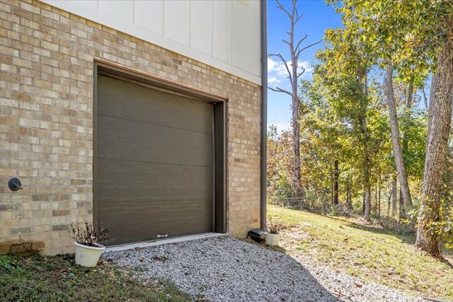 165 Wade Cv, Waverly, TN 37185