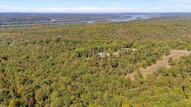 165 Wade Cv, Waverly, TN 37185