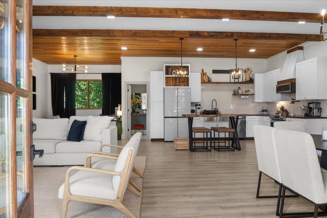 165 Wade Cv, Waverly, TN 37185