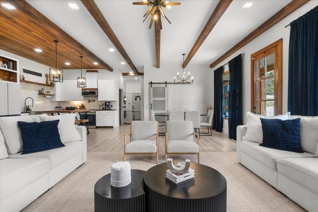 165 Wade Cv, Waverly, TN 37185