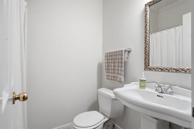 621 Highland Knoll Ct, Baton Rouge, LA 70810