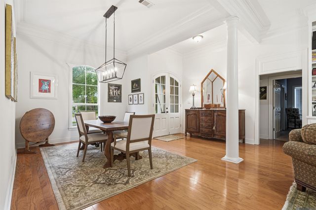 621 Highland Knoll Ct, Baton Rouge, LA 70810