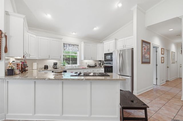 621 Highland Knoll Ct, Baton Rouge, LA 70810