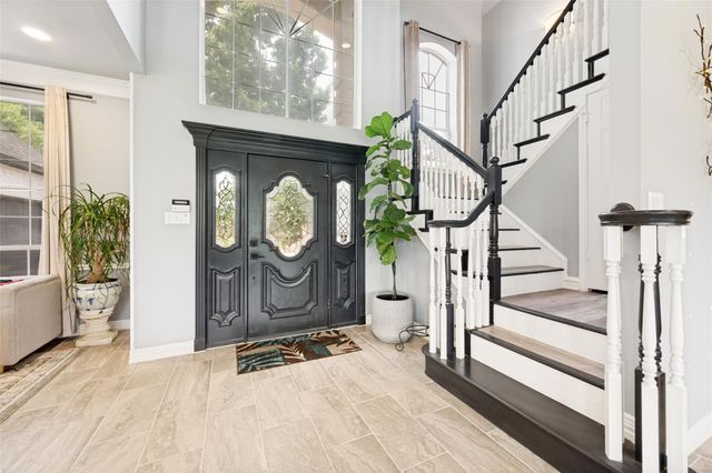 818 Riviera Drive, Mansfield, TX 76063