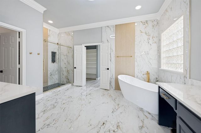 818 Riviera Drive, Mansfield, TX 76063