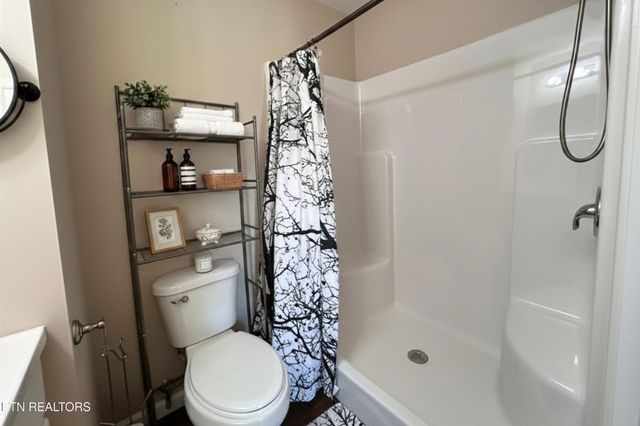 13 Short Rd, Crossville, TN 38555