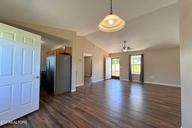 13 Short Rd, Crossville, TN 38555