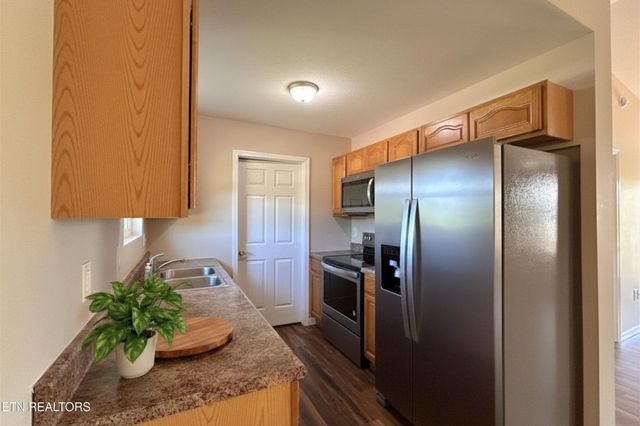 13 Short Rd, Crossville, TN 38555