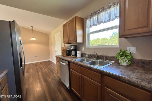 13 Short Rd, Crossville, TN 38555