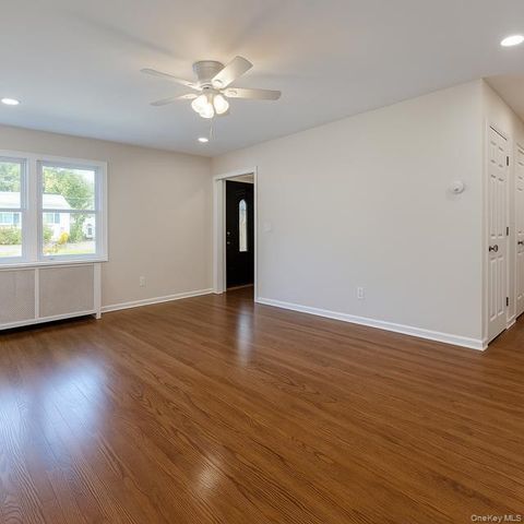 29 Avon Road, Hewlett, NY 11557