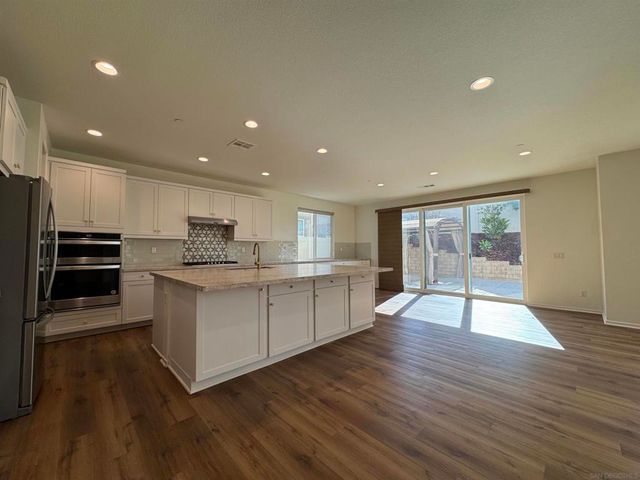 38226 Old Creek, Murrieta, CA 92563