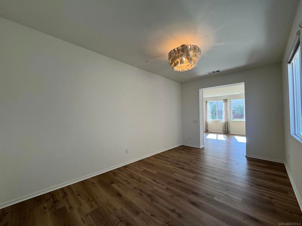 Image 17 of property listing at 38226 Old Creek, Murrieta, CA 92563