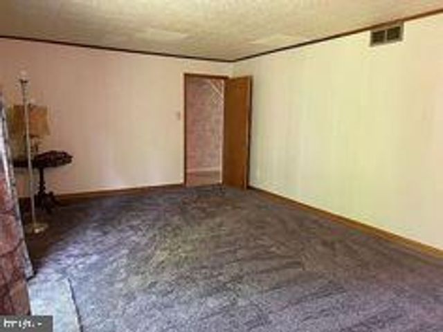415 MONMOUTH DR, Cherry Hill, NJ 08002