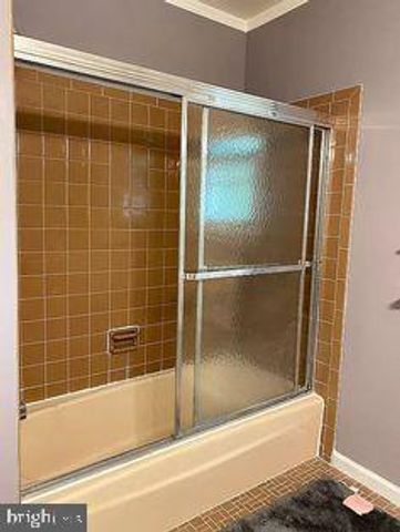 415 MONMOUTH DR, Cherry Hill, NJ 08002