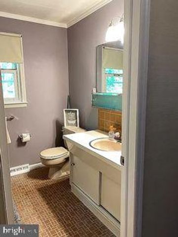 415 MONMOUTH DR, Cherry Hill, NJ 08002