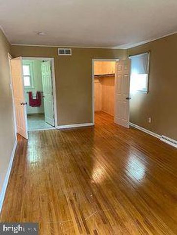 415 MONMOUTH DR, Cherry Hill, NJ 08002