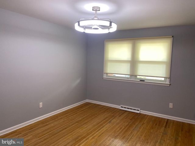 415 MONMOUTH DR, Cherry Hill, NJ 08002