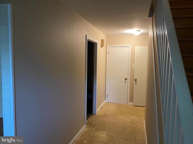 415 MONMOUTH DR, Cherry Hill, NJ 08002