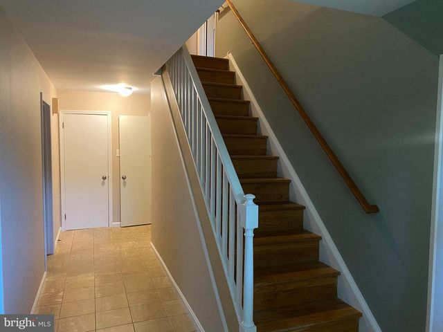 415 MONMOUTH DR, Cherry Hill, NJ 08002