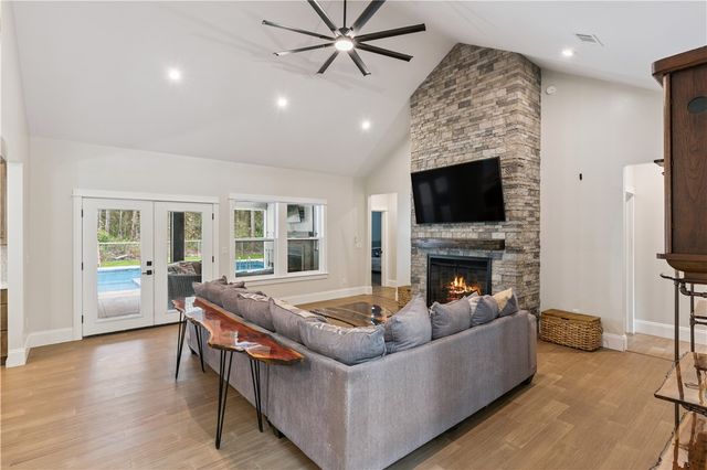 7079 Harrietts Bluff Road, Woodbine, GA 31569