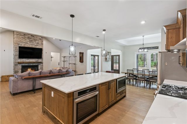 7079 Harrietts Bluff Road, Woodbine, GA 31569