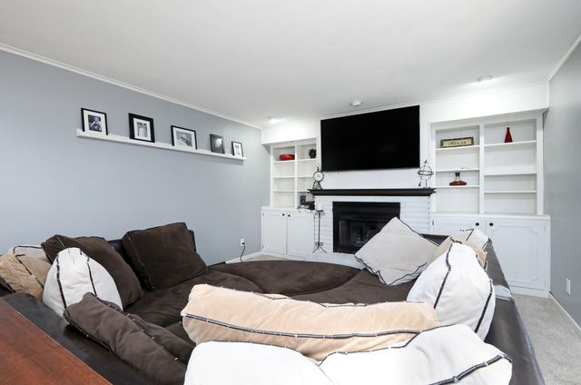 4125 75th Street, Urbandale, IA 50322