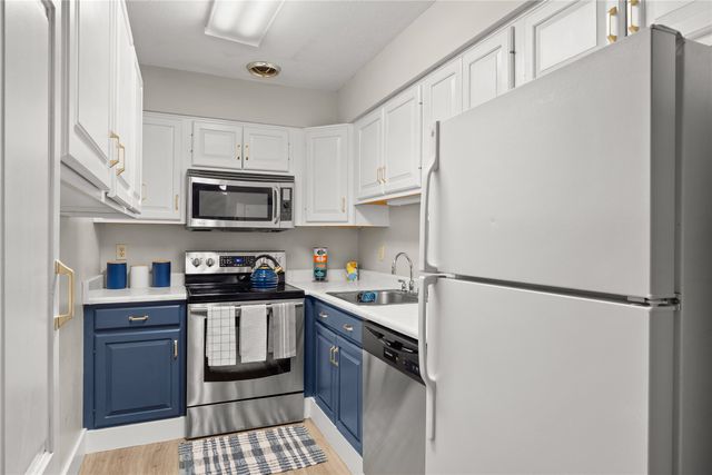 306 PRESQUE ISLE Boulevard 102, Millcreek, PA 16505